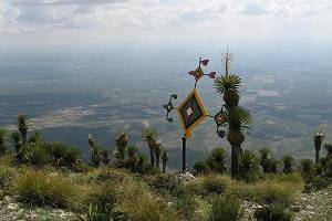 Coinciden mineras en sitios de tránsito de huicholes en SLP