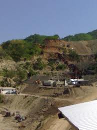 Campesinos bloquean accesos a la mina Paradox, en Sinaloa
