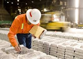 Amenazan mineras con sacar capital del país por la fiscal