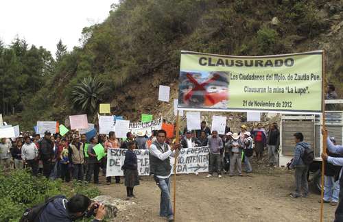 Pobladores-de-la-comunidad-de-Tlamanca-en-Zautla-Puebla-clausuran-mina-de-JDC-Minerals.-Foto-La-Jornada