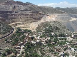 Acusan ejidatarios a mina de despojo