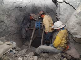 Vigilan a contratistas del sector minero