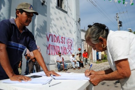 Abuso-minero-movilziación-ciudadana-Foto-Pedro-Zamora-440×294
