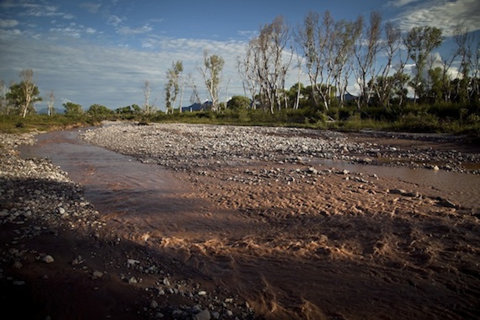 Mineras hacen de Sonora su drenaje: ejidatarios; Peñoles contamina Río Santa Cruz, dicen