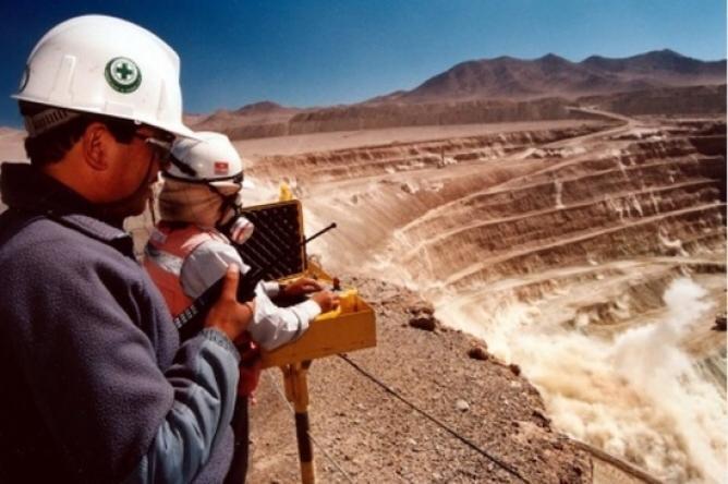 Empresa minera canadiense invertirá en Parral 900 millones de dólares
