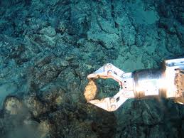 Abren proyecto de minería submarina