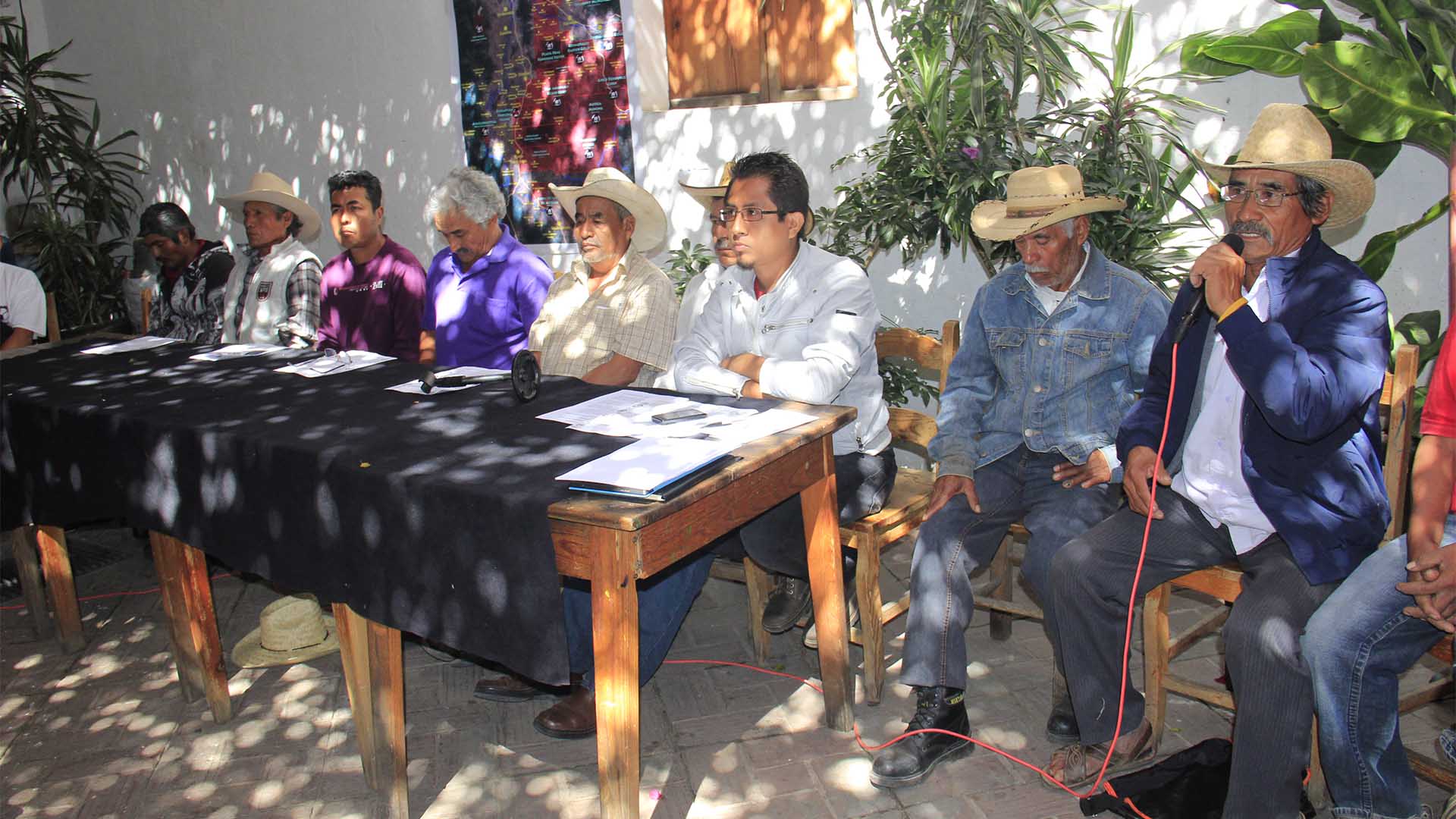 Despojo, muertes y división dejan empresas mineras