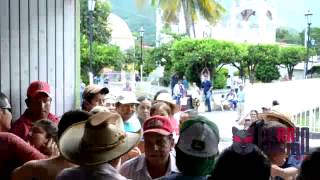 Priistas de Zacualpan arman trifulca contra alcalde y pobladores