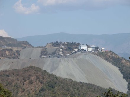 Denuncian a la minera Peña Colorada por despojo e invasión