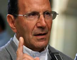 Solalinde exige cerrar mina de Germán Larrea