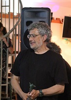 Gustavo Castro de Otros Mundos A.C. recibe mención especial en los Premios Dragona Iberia 2017