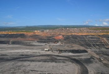 No existe la minería sostenible ni responsable, eso es un discurso corporativo