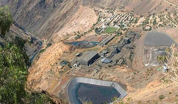 Miles de litros de relave minero contaminan el río Mantaro