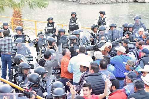 Agricultores de Chihuahua toman la presa La Boquilla; rechazan trasvase