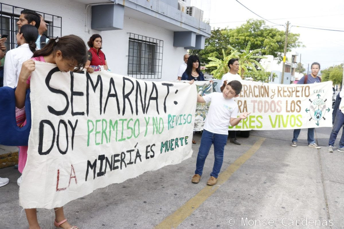 Protestan indígenas y ambientalistas de Colima contra empresa minera