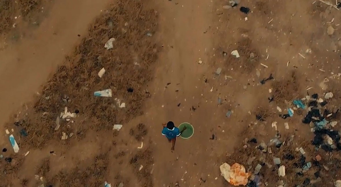 Oro que empobrece, agua que mata