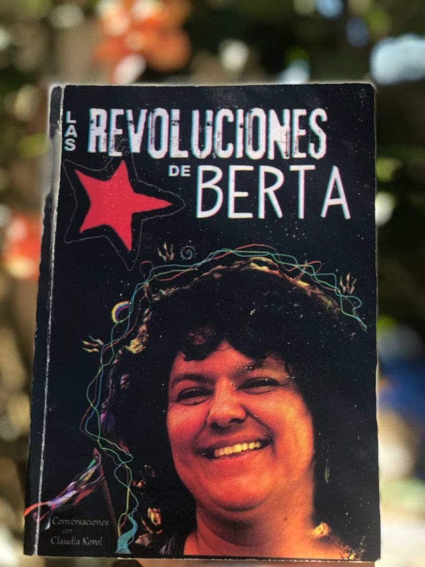 Libro “Las revoluciones de Berta”,