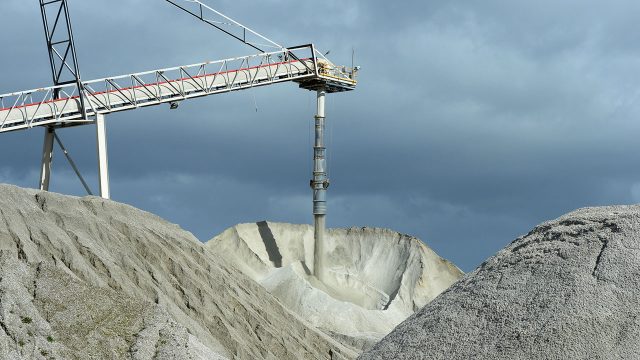 Trasnacionales “apartan” tierras para extraer litio de México