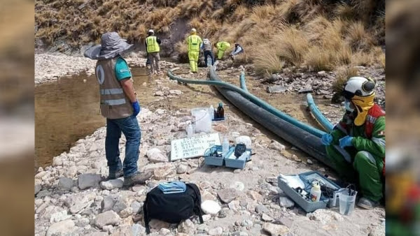 Pobladores denuncian contaminación de río
