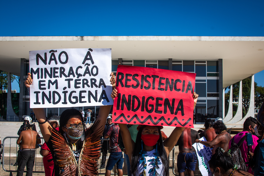 El ‘modus operandi’ de los gigantes mineros y los inversores internacionales en Brasil para apropiarse de territorios indígenas en la Amazonía