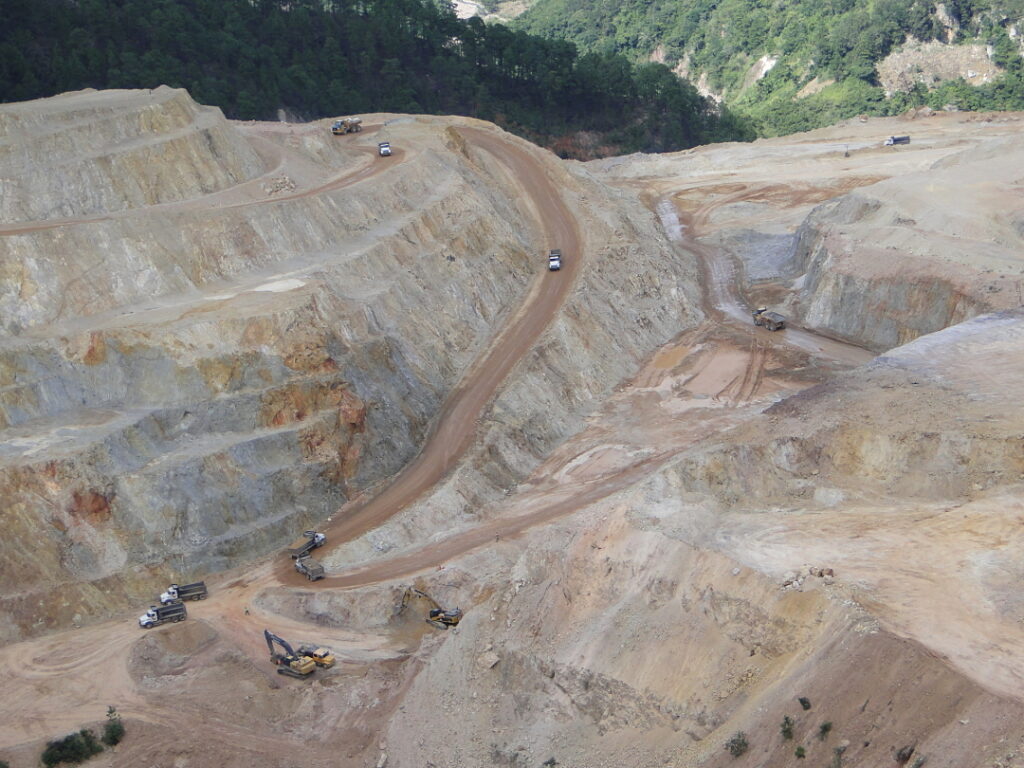En Honduras, cementerio Maya Chortí es tragado por la minera Aura Minerals